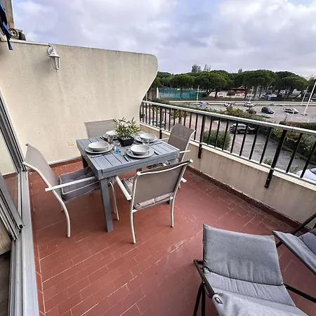 2 Pieces Climatise Avec Parking, Terrasse - Port Camargue - Fr-1-731-110 Apartman *