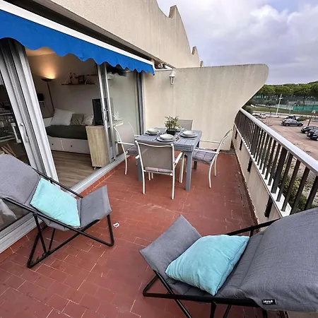 Apartment 2 Pieces Climatise Avec Parking, Terrasse - Port Camargue - Fr-1-731-110 *