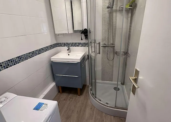 Apartamento 2 Pièces Climatisé Avec Parking, Terrasse - Port Camargue - Fr-1-731-110 *