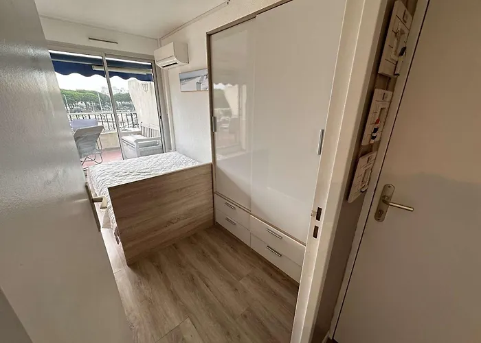 Apartamento 2 Pièces Climatisé Avec Parking, Terrasse - Port Camargue - Fr-1-731-110
