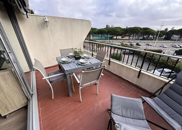 2 Pièces Climatisé Avec Parking, Terrasse - Port Camargue - Fr-1-731-110 Apartamento *