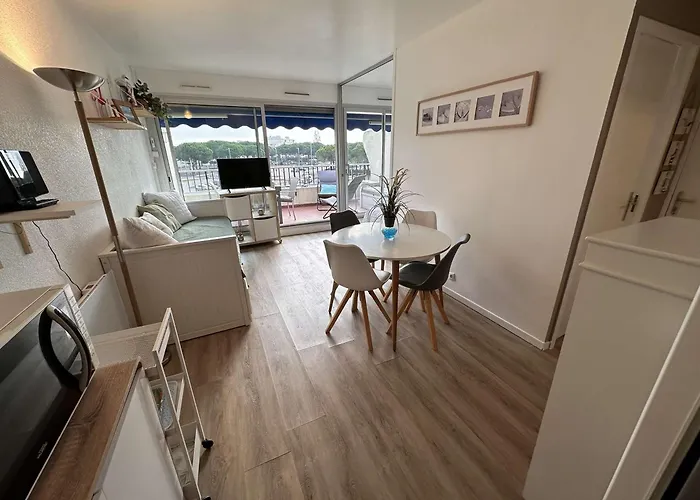 Apartamento 2 Pièces Climatisé Avec Parking, Terrasse - Port Camargue - Fr-1-731-110 Le Grau-du-Roi